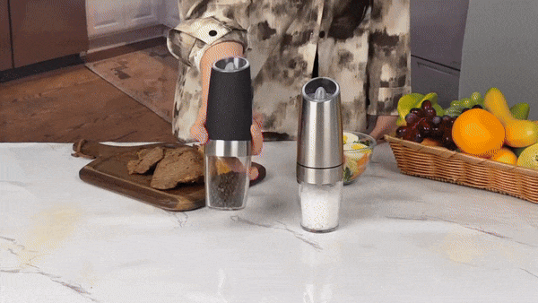 Electric Automatic Salt and Pepper Shaker2